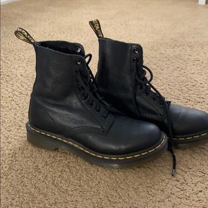 Dr. Martens Black
